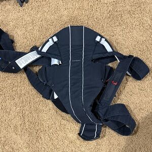 Baby bjorn carrier in black